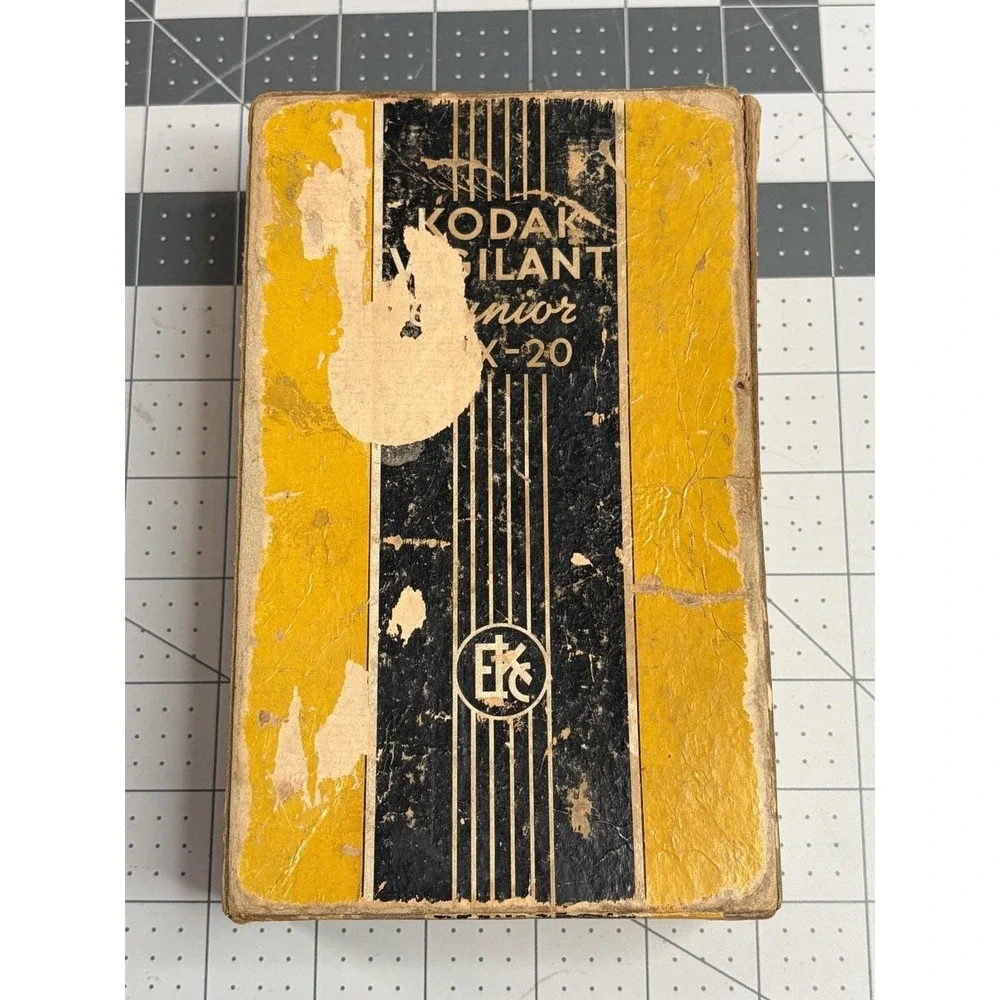 Vintage Kodak Vigilant Junior Six-20 Folding Camera Antique USA w/ Box & Booklet